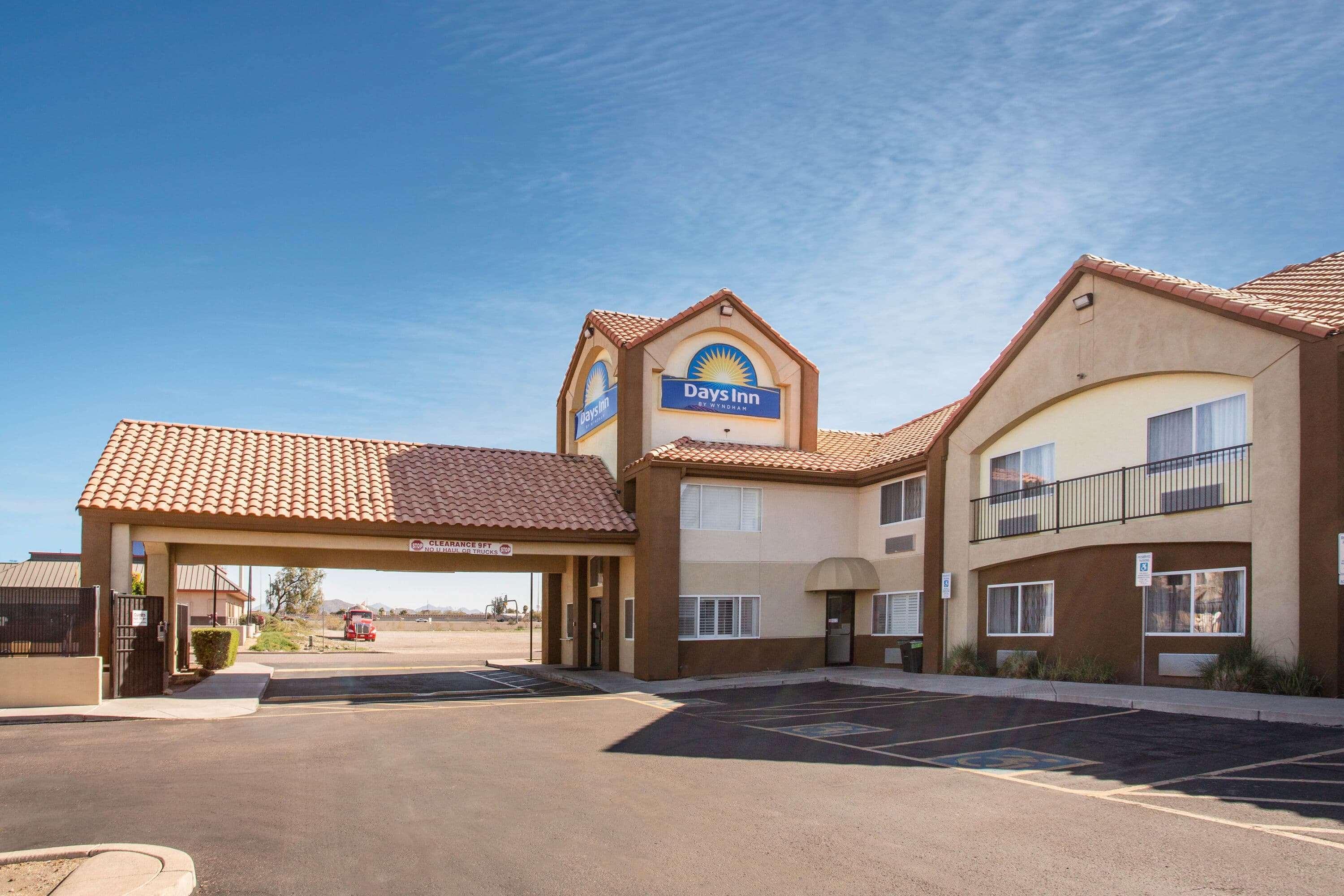 Days Inn By Wyndham Phoenix North Экстерьер фото